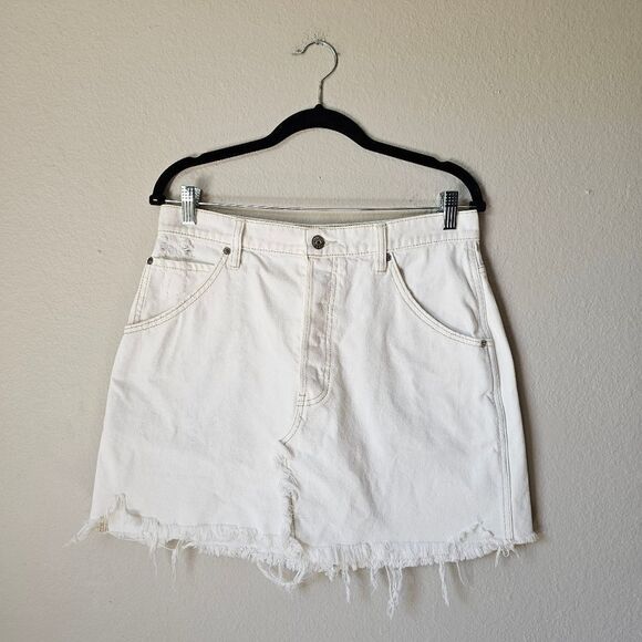 Free People Brea White Denim Cutoff Mini Skirt Size 31 - Picture 2 of 6